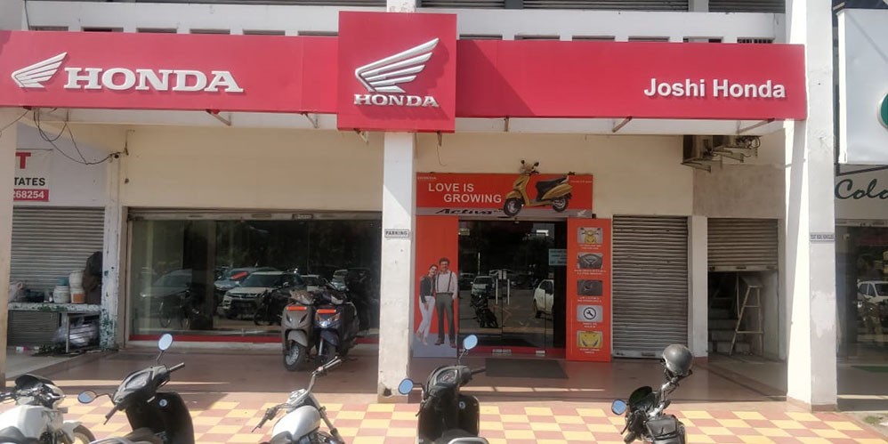 honda premium bike showroom near me