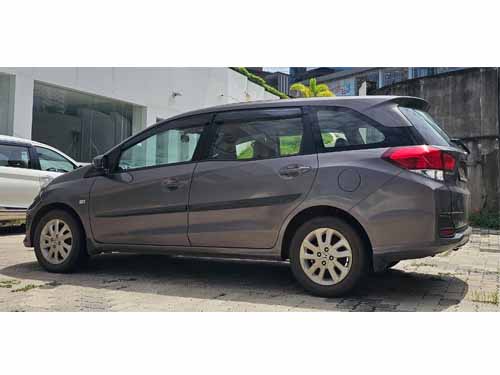 Honda Mobilio V i DTEC