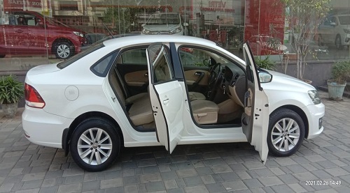 Volkswagen Vento 1.5 TDI Highline AT BSIV Volkswagen Vento 1.5 TDI Highline AT BSIV