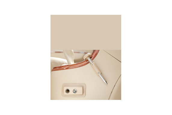 Remote Lock & Arm / Unlock & Disarm Door, Trunk and Bonnet Protection Personal Protection Alarm ( Panic Alarm)Two Stage Shock / Impact Sensor Auto Rearm feature Drive Lock & Unlock mode.Radio Frequency Lock-out Personal Pin Codes
